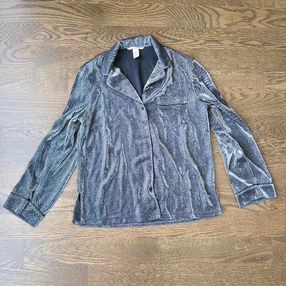 Victoria's Secret Shimmer Knit Long Sleeve Gray  Button-Up  Pajama Top Sz.XS - Picture 1 of 9
